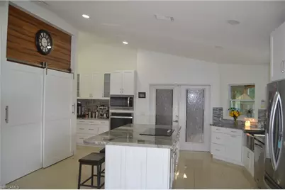 622 SE 10th Ave, Cape Coral, FL 33990 - Photo 10