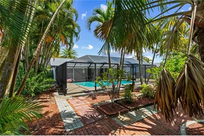 924 SE 21st Ln, Cape Coral, FL 33990 - Photo 24