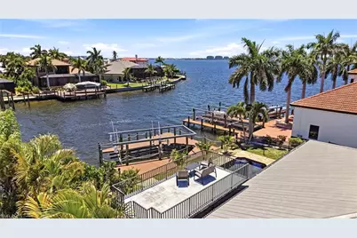 469 Bayshore Dr, Cape Coral, FL 33904 - Photo 36