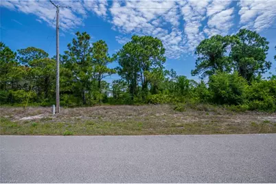 849 Campbell St E, Lehigh Acres, FL 33974 - Photo 20