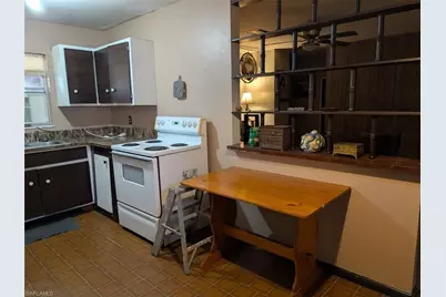 376 Kingston Dr E, Fort Myers, FL 33905 - Photo 8