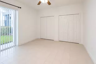 12515 McGregor Blvd, Fort Myers, FL 33919 - Photo 10