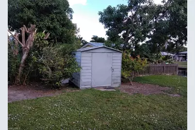 25 Estate Dr, North Fort Myers, FL 33917 - Photo 20