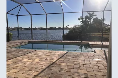 305 NE 19th Pl, Cape Coral, FL 33909 - Photo 16