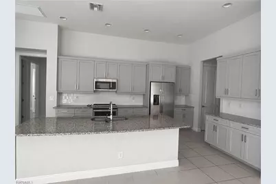 305 NE 19th Pl, Cape Coral, FL 33909 - Photo 6