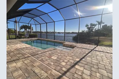 305 NE 19th Pl, Cape Coral, FL 33909 - Photo 18