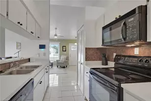 1628 SW 12th Ln, Cape Coral, FL 33991 - Photo 10