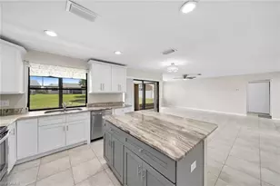 919 SE 5th Pl, Cape Coral, FL 33990 - Photo 8