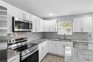 808 SW 14th Pl, Cape Coral, FL 33991 - Photo 8