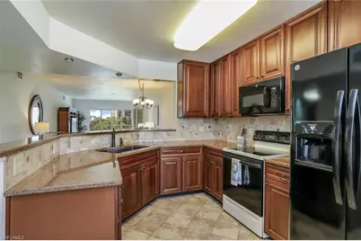 340 Horse Creek Dr #305, Naples, FL 34110 - Photo 4