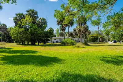 7046/7058 Maida Ln, Fort Myers, FL 33907 - Photo 14