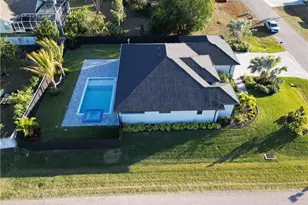 1621 SW 10th Pl, Cape Coral, FL 33991 - Photo 4