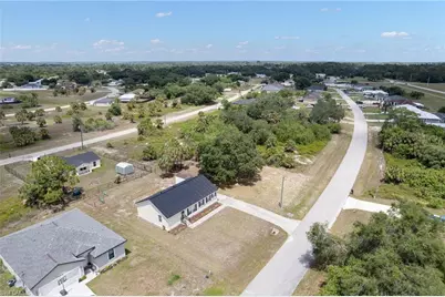 2040 S Montana Cir, Labelle, FL 33935 - Photo 22
