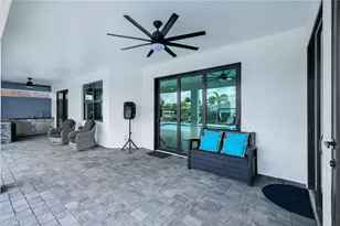 2419 Country Club Blvd, Cape Coral, FL 33990 - Photo 8