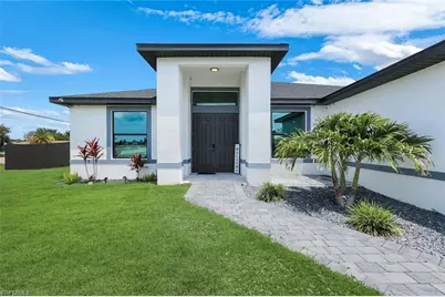 2419 Country Club Blvd, Cape Coral, FL 33990 - Photo 14