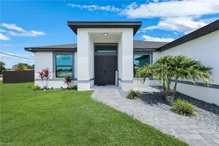2419 Country Club Blvd, Cape Coral, FL 33990 - Photo 14