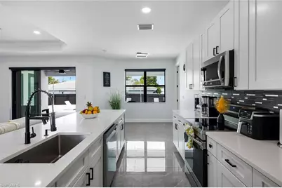2419 Country Club Blvd, Cape Coral, FL 33990 - Photo 22