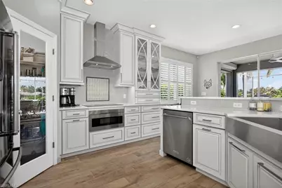 14017 Clear Water Ln, Fort Myers, FL 33907 - Photo 6