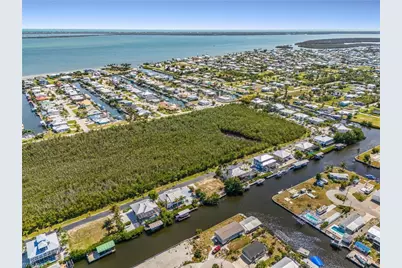 2936 Buttonwood Key Ct, Saint James City, FL 33956 - Photo 8