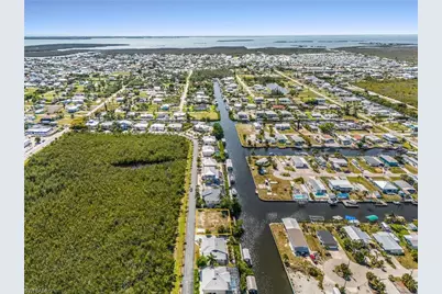 2936 Buttonwood Key Ct, Saint James City, FL 33956 - Photo 4