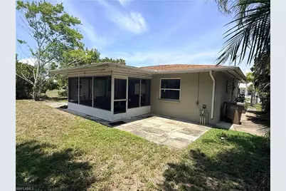 536 SE 26th Ter, Cape Coral, FL 33904 - Photo 4