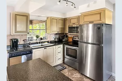 536 SE 26th Ter, Cape Coral, FL 33904 - Photo 2