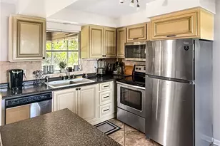 536 SE 26th Terrace, Cape Coral, FL 33904 - Photo 2