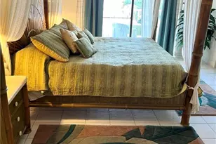60 Pelican St W, Naples, FL 34113 - Photo 8