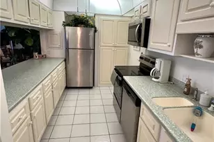 60 Pelican St W, Naples, FL 34113 - Photo 10