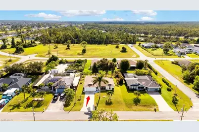 3221 NE 15th Pl, Cape Coral, FL 33909 - Photo 4