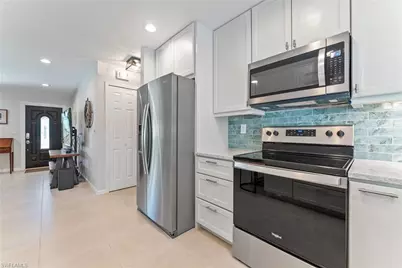 2025 SE 39th St, Cape Coral, FL 33904 - Photo 10