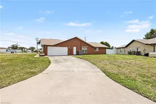 628 SE 21st Ln, Cape Coral, FL 33990 - Photo 2