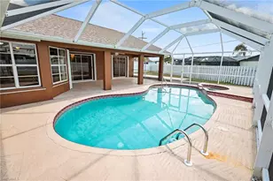 628 SE 21st Ln, Cape Coral, FL 33990 - Photo 32