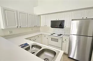 4105 Residence Drive, Fort Myers, FL 33901 - Photo 6