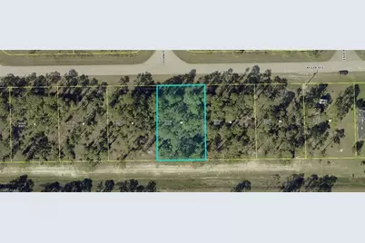 522 Keller St E, Lehigh Acres, FL 33974 - Photo 2