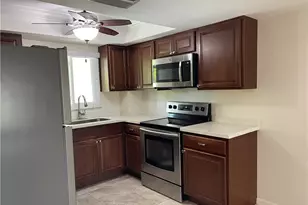 2079 Barkeley Ln, Fort Myers, FL 33907 - Photo 8