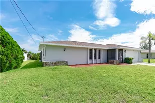 908 SE 33rd St, Cape Coral, FL 33904 - Photo 1