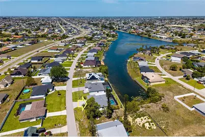 635 NE 7th Ter, Cape Coral, FL 33909 - Photo 28