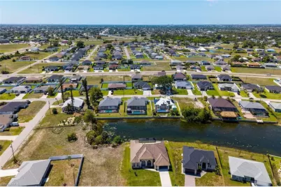 635 NE 7th Ter, Cape Coral, FL 33909 - Photo 30