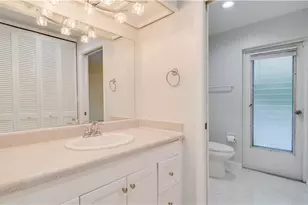 5657 Eichen Cir E, Fort Myers, FL 33919 - Photo 24