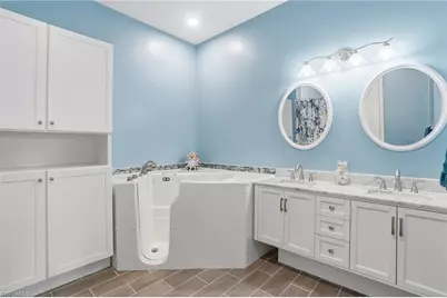 1121 Amber Lake Ct, Cape Coral, FL 33909 - Photo 28