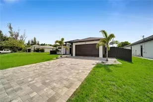 849 SW 15th Ave, Cape Coral, FL 33991 - Photo 2
