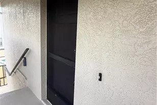 642 SE 13th Pl, Cape Coral, FL 33990 - Photo 2