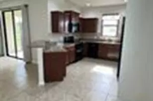 511 NE 19th Pl, Cape Coral, FL 33909 - Photo 4