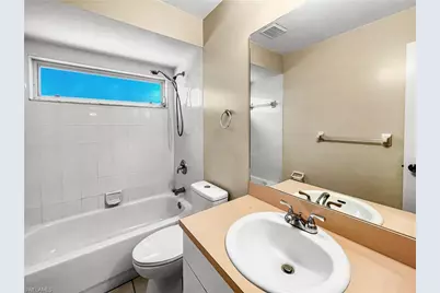208 SE 17th St, Cape Coral, FL 33990 - Photo 22