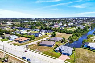 2334 SW Trafalgar Parkway, Cape Coral, FL 33991 - Photo 36