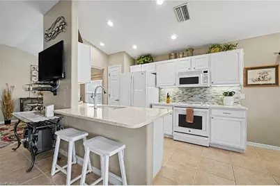 10032 Oakhurst Way, Fort Myers, FL 33913 - Photo 6