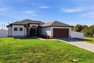 1442 NE 33rd Ln, Cape Coral, FL 33909 - Photo 2