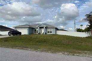 937 NW 7th Pl, Cape Coral, FL 33993 - Photo 2