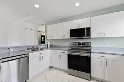 3824 SW 10th Pl, Cape Coral, FL 33914 - Photo 8